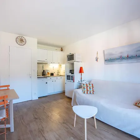 Semaphore-5 By Interhome