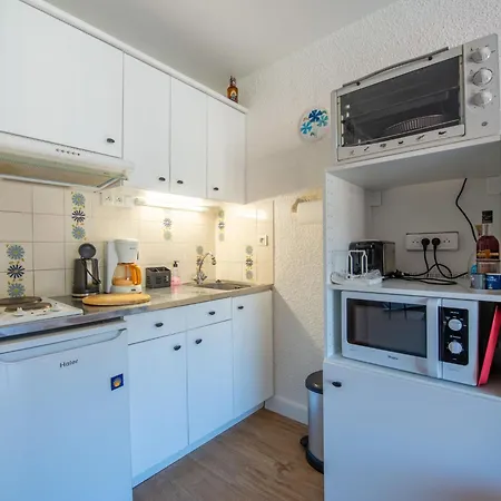 Semaphore-5 By Interhome *
